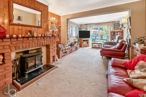 4 bedroom semi-detached house for sale, Hazell Avenue, Colchester