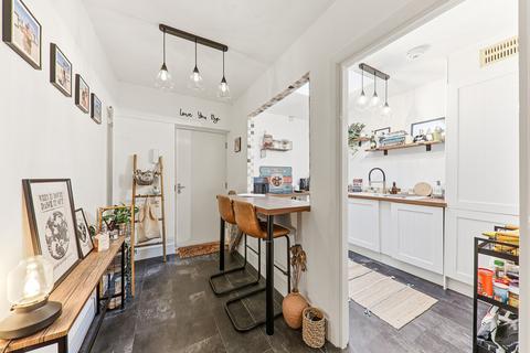 undefined, Hall Lane, Leeds, LS18