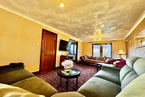4 bedroom detached house for sale, Northfield Gardens, Wheatley, Halifax