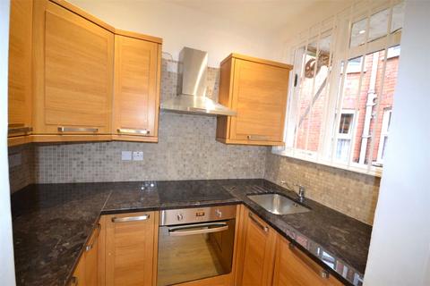 3 bedroom apartment to rent, Mora Road, London, NW2