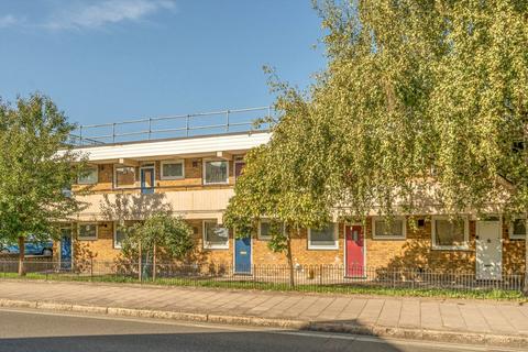 1 bedroom flat to rent, Consort Road, London SE15