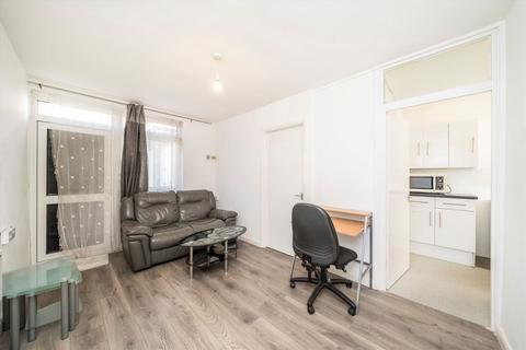 1 bedroom flat to rent, Consort Road, London SE15