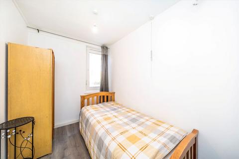 1 bedroom flat to rent, Consort Road, London SE15