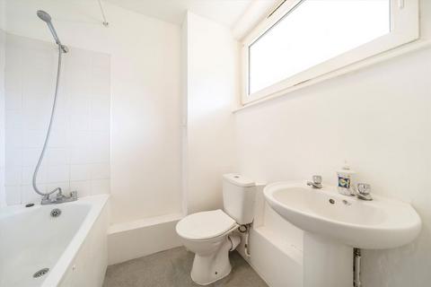 1 bedroom flat to rent, Consort Road, London SE15