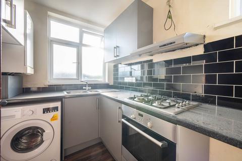 3 bedroom flat to rent, Kathleen Avenue, Alperton, Wembley, HA0