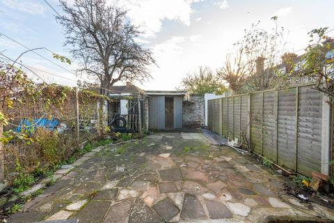 3 bedroom terraced house to rent, Stanley Close, Alperton, Wembley, HA0