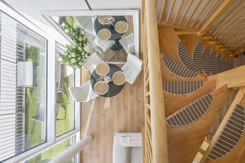3 bedroom flat for sale, Capital East Apartments, Royal Docks, London, E16