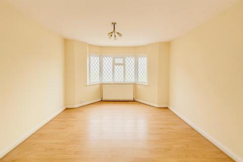 3 bedroom end of terrace house to rent, Selwood Road, Sutton