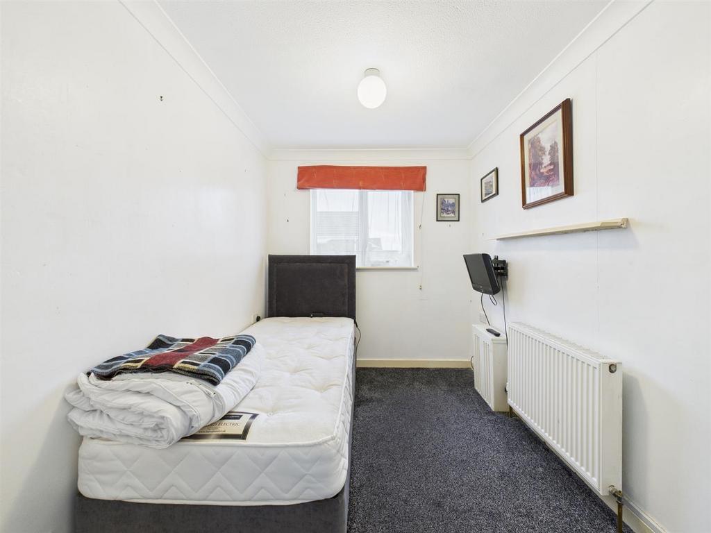 Bedroom:
