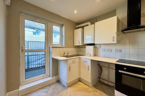 2 bedroom flat to rent, Copnor Road, Portsmouth
