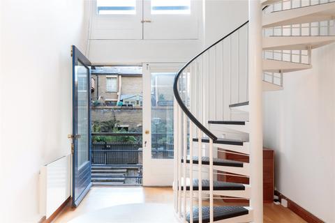 undefined, St. Saviours Wharf, 8 Shad Thames, London