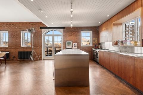 3 bedroom flat to rent, Old Library Apartments, 125 Battersea High Street, London