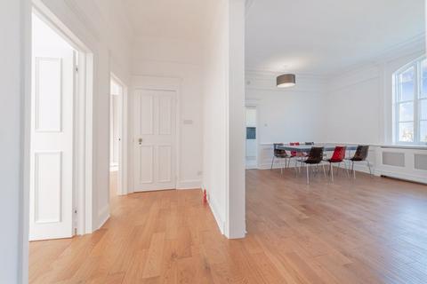 2 bedroom apartment to rent, Randolph Avenue,