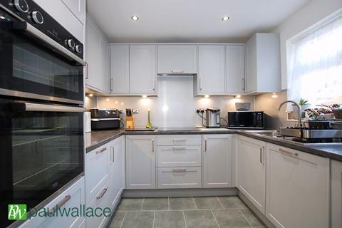 3 bedroom terraced house for sale, Galloway Close, Turnford