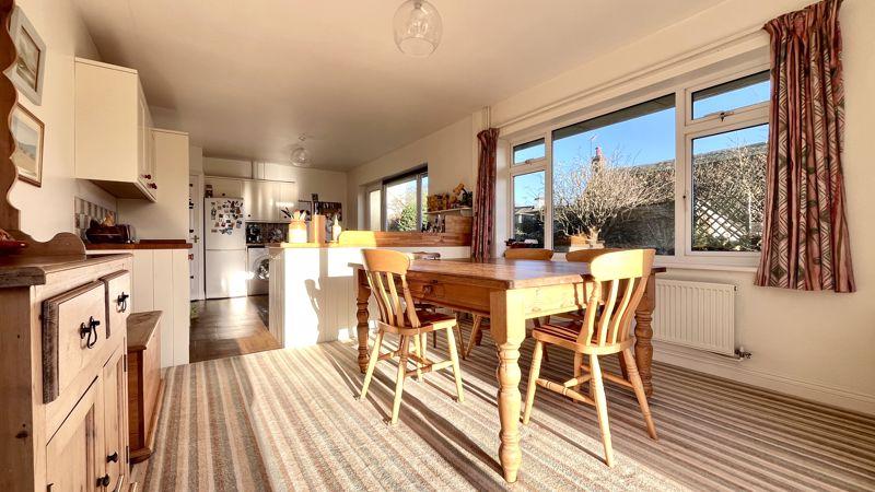 Kitchen/Dining Area