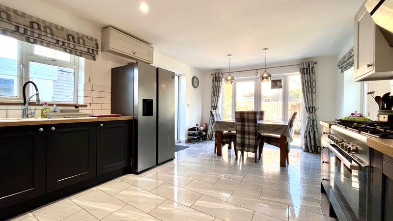 Kitchen/Dining Area