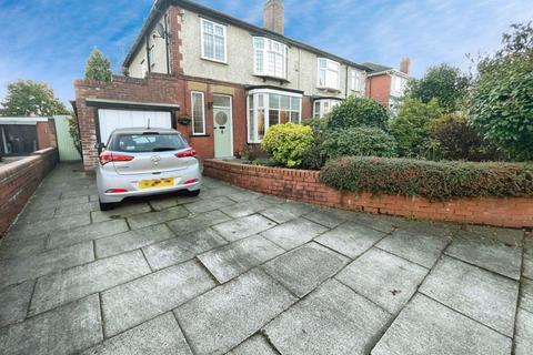Green Lane, Great Lever