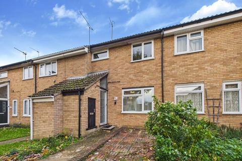 3 bedroom terraced house to rent, Kings Gardens, Huntingdon