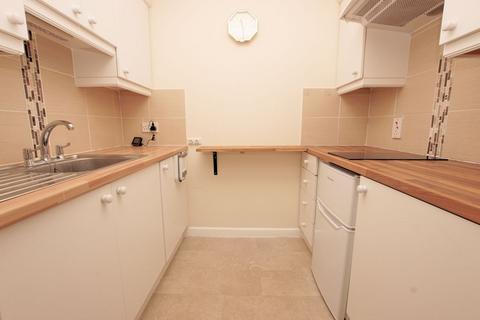 1 bedroom retirement property for sale, Hometide House, Lee-On-The-Solent, PO13