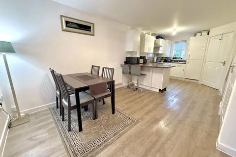 3 bedroom semi-detached house for sale, Tilling Green, Dunstable