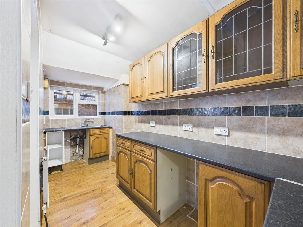 Kitchen: