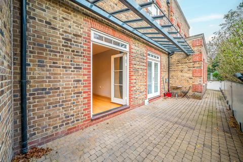 3 bedroom ground floor flat for sale, Mycenae Road, London SE3