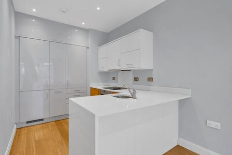 3 bedroom ground floor flat for sale, Mycenae Road, London SE3