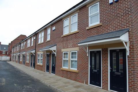 2 bedroom apartment to rent, Vine Street, Wallsend NE28