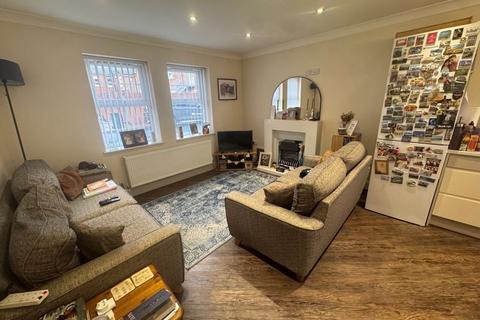 2 bedroom apartment to rent, Vine Street, Wallsend NE28