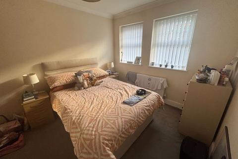 2 bedroom apartment to rent, Vine Street, Wallsend NE28