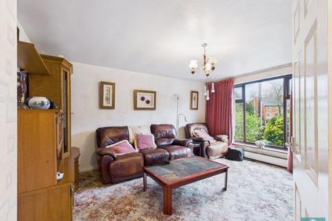 2 bedroom detached bungalow for sale, Trent Road, Oldham OL2