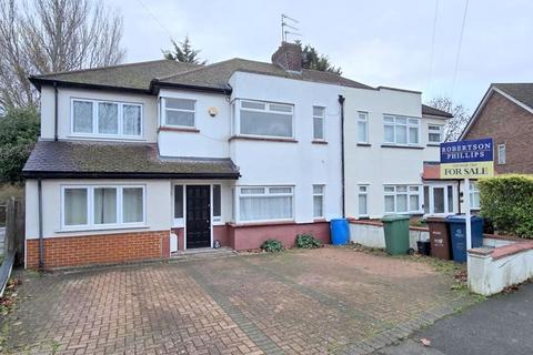 Sylvia Avenue, Hatch End