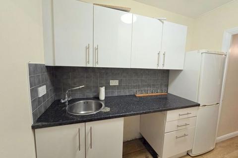 5 bedroom semi-detached house for sale, Sylvia Avenue, Hatch End