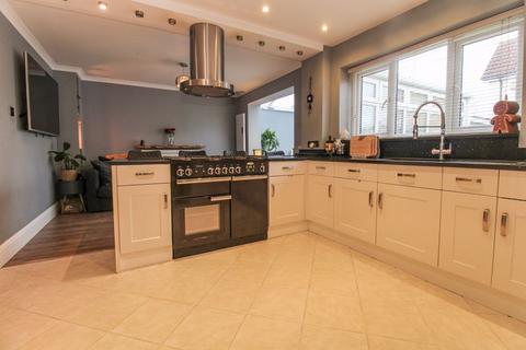 4 bedroom detached house for sale, Pickering Close, Sandy SG19