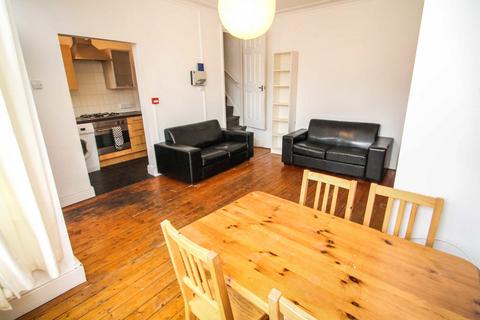 3 bedroom terraced house to rent, Norman Mount, Kirkstall, Leeds, LS5