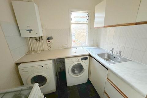 undefined, Grove Road, Luton, LU1 1QJ