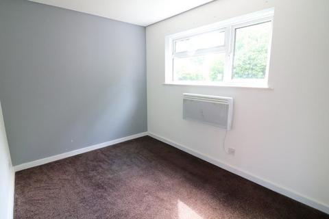 undefined, Luton LU3