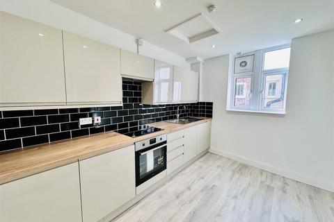 3 bedroom apartment for sale, Newbury Street, Wantage OX12