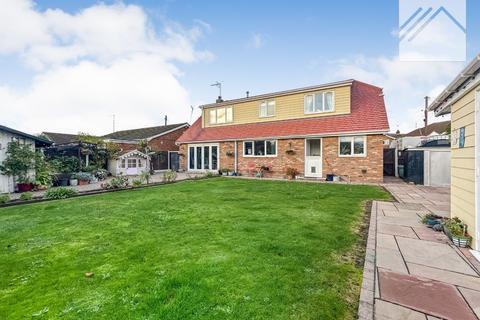 3 bedroom detached house for sale, Urmond Road, Canvey Island