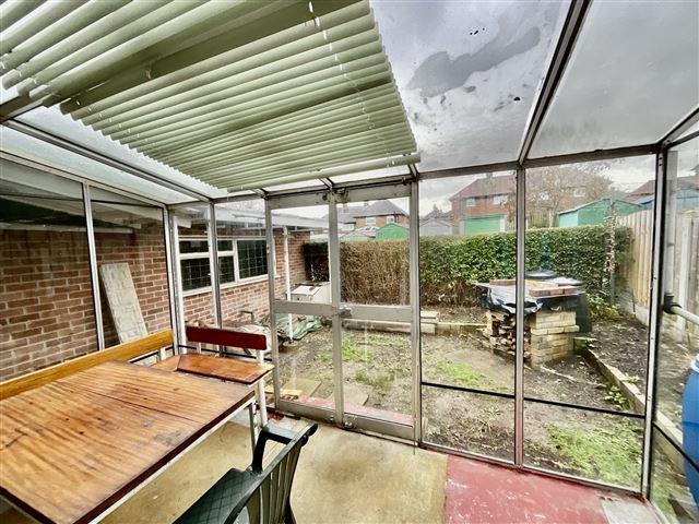 Lean To/ Rear Garden