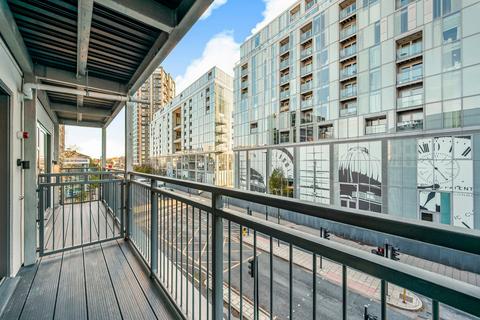 2 bedroom apartment to rent, Meridian Point, Creek Road, SE8
