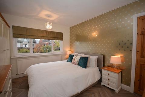 3 bedroom semi-detached house for sale, Lidgett Lane, Leeds, West Yorkshire