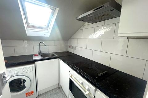 Studio to rent, Conyers Road, London