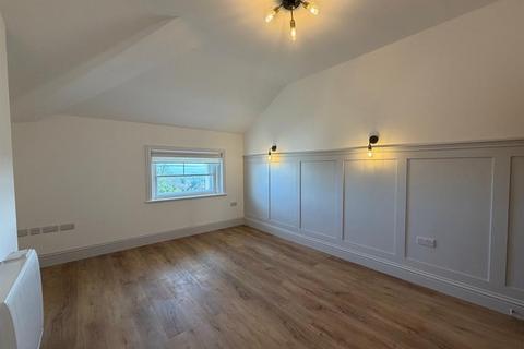 undefined, Flat 3, 19 Worcester Road, Malvern, Worcestershire, WR14