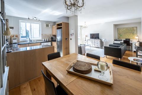 2 bedroom apartment to rent, Chepstow Villas, W11