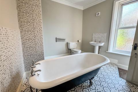 3 bedroom end of terrace house to rent, Hartington Street, Gateshead, NE8
