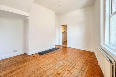3 bedroom end of terrace house to rent, Hartington Street, Gateshead, NE8
