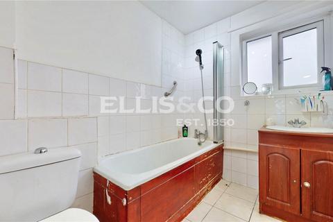 3 bedroom terraced house for sale, Barham Close, Wembley, HA0