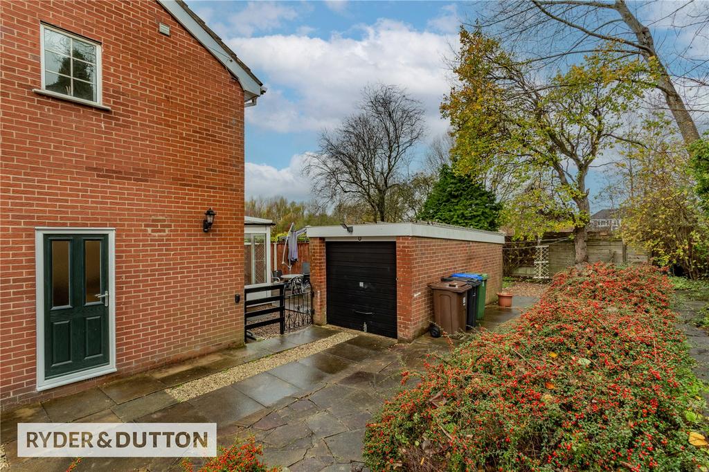 Side Garden/Garage