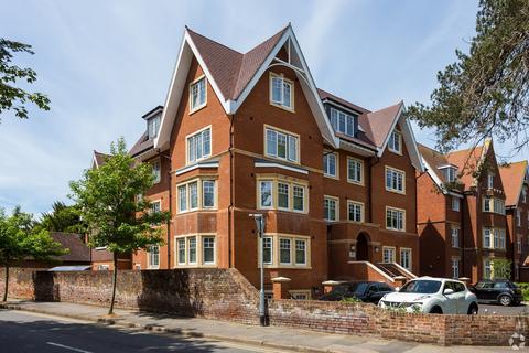 Retail property (high street) for sale, 66 New Dover Rd Canterbury CT1 3DT